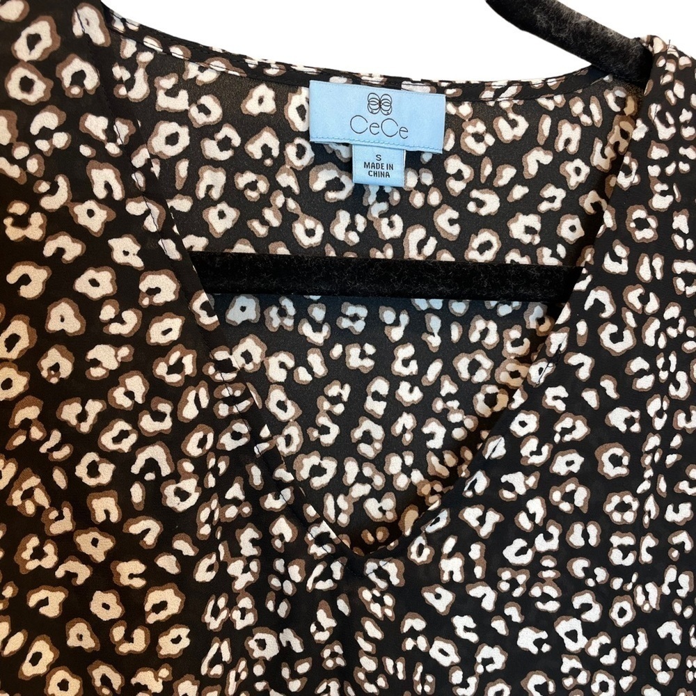 CeCe V-Neck Tie Cuff Blouse in Rich Black Leopard Print Small - Picture 2 of 6